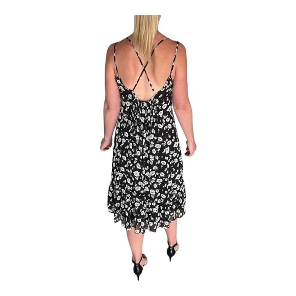 KIMCHI BLUE Urban Outfitters Black Floral Open Back Tiered Midi Dress Small - Picture 3 of 10